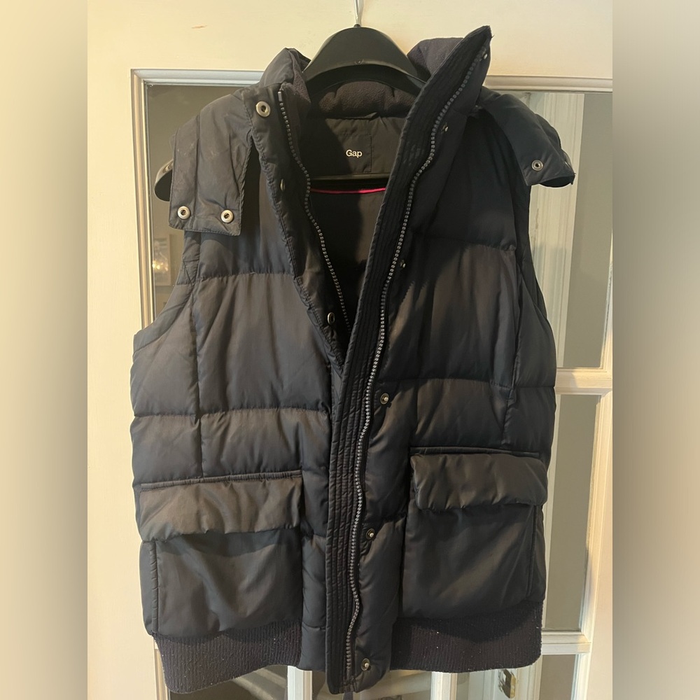 Women’s navy GAP puffer vest